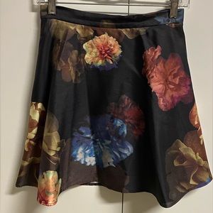 CLUB MONACO FLARE MINI SKIRT / Size 0